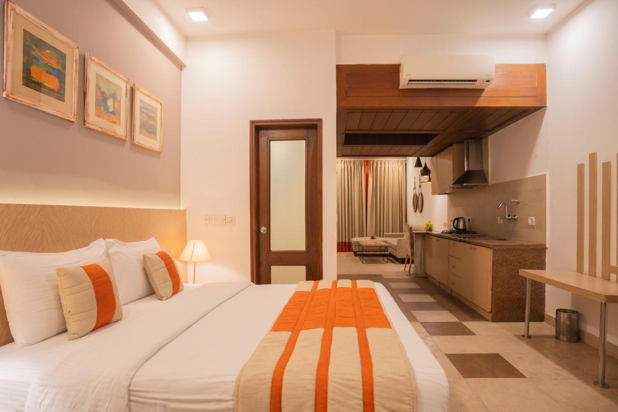Ahuja Residency Parklane Hotel Gurgaon Exterior photo