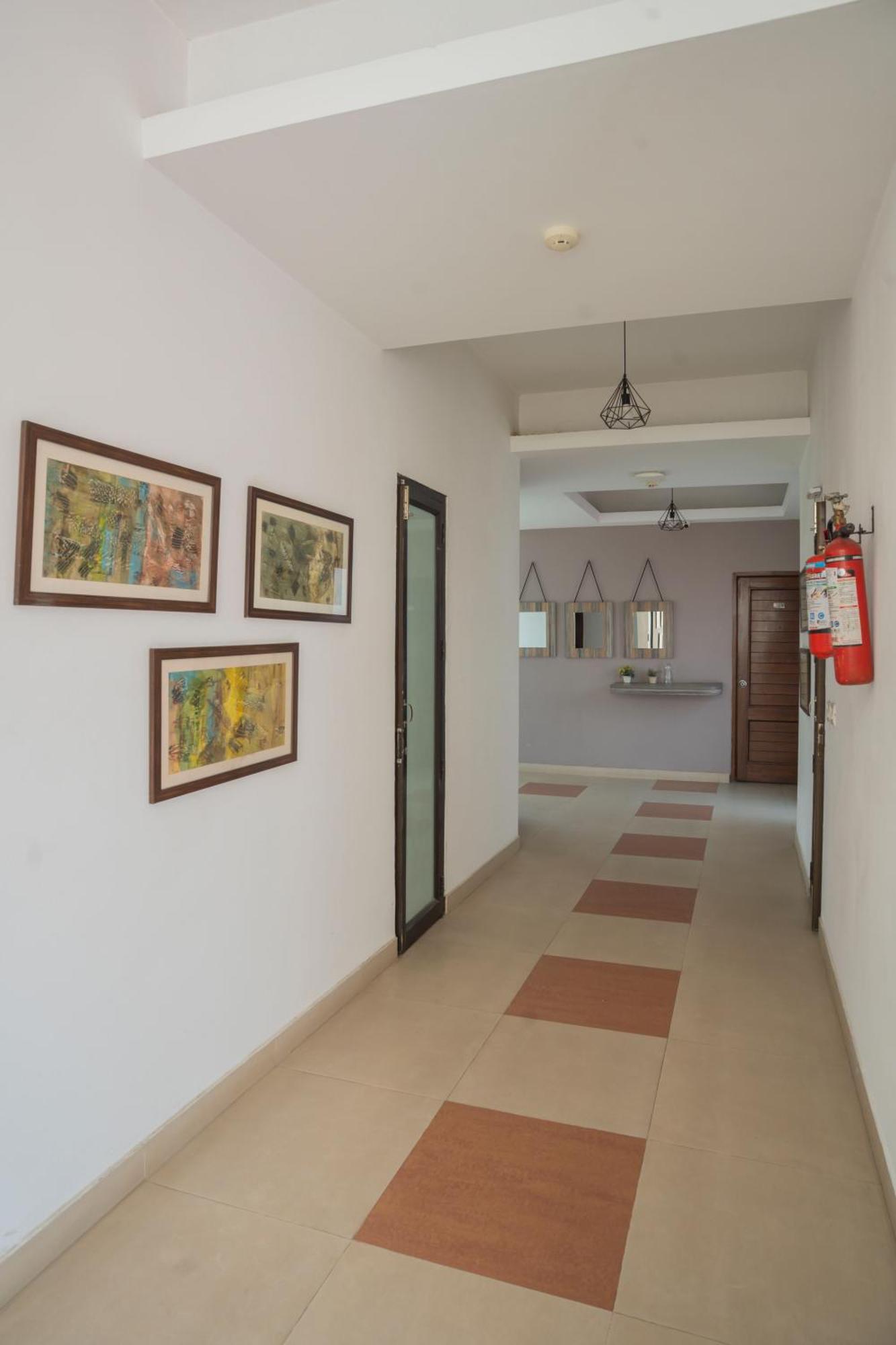 Ahuja Residency Parklane Hotel Gurgaon Exterior photo