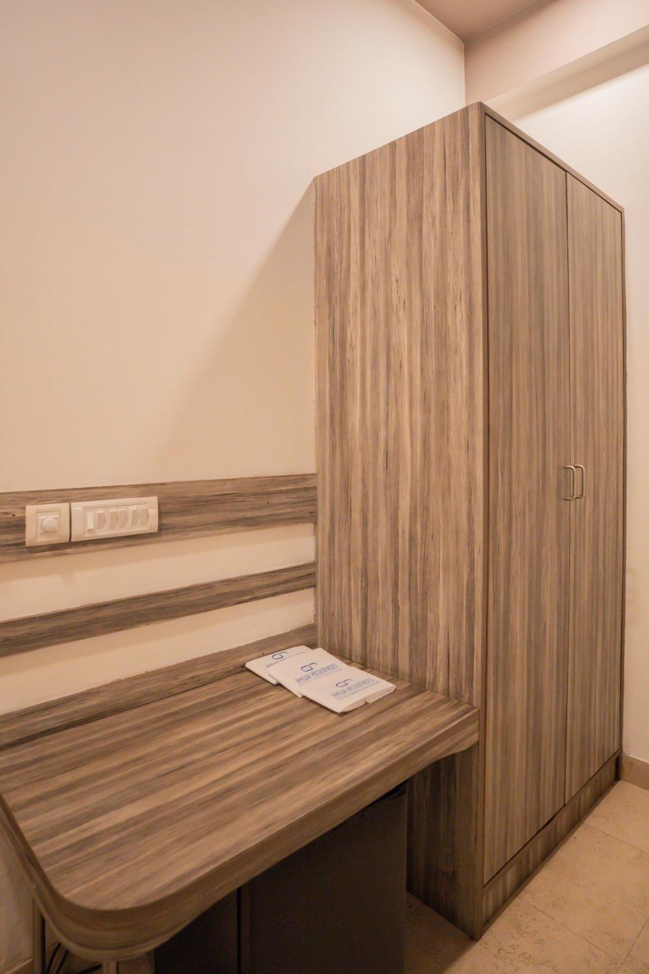 Ahuja Residency Parklane Hotel Gurgaon Exterior photo