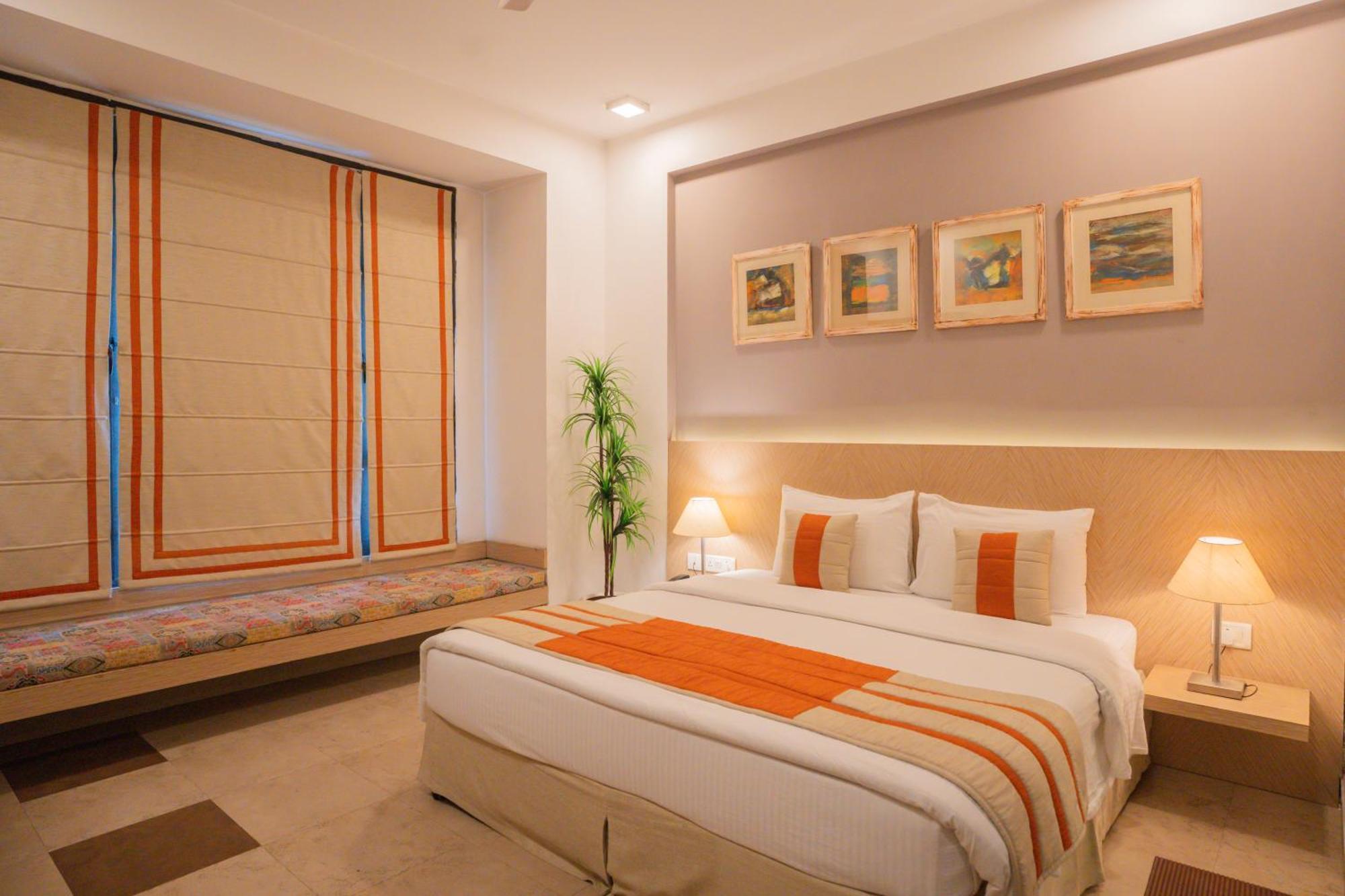Ahuja Residency Parklane Hotel Gurgaon Exterior photo