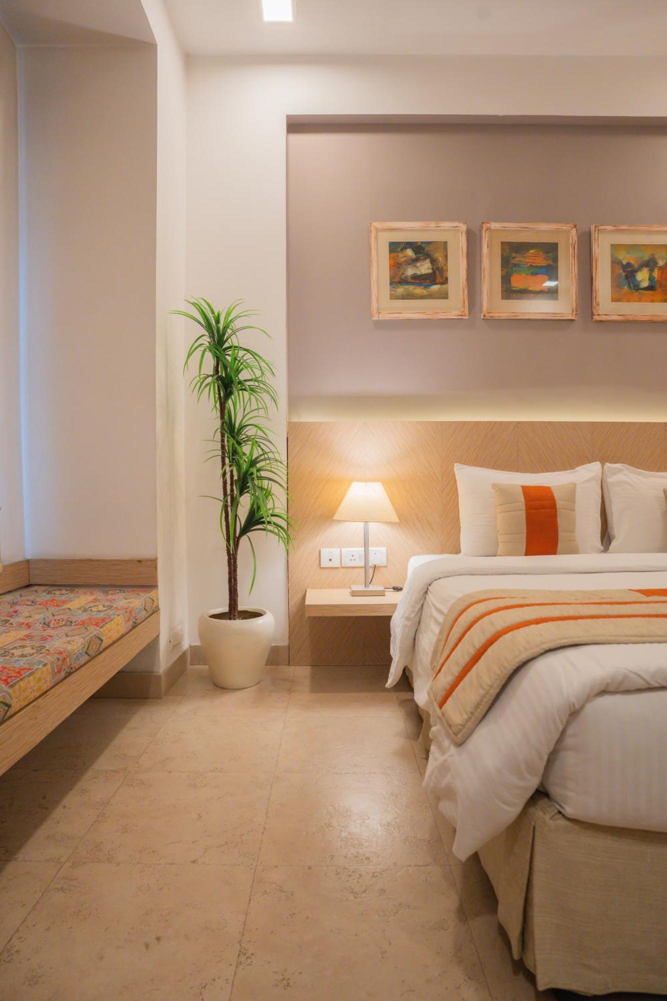 Ahuja Residency Parklane Hotel Gurgaon Exterior photo
